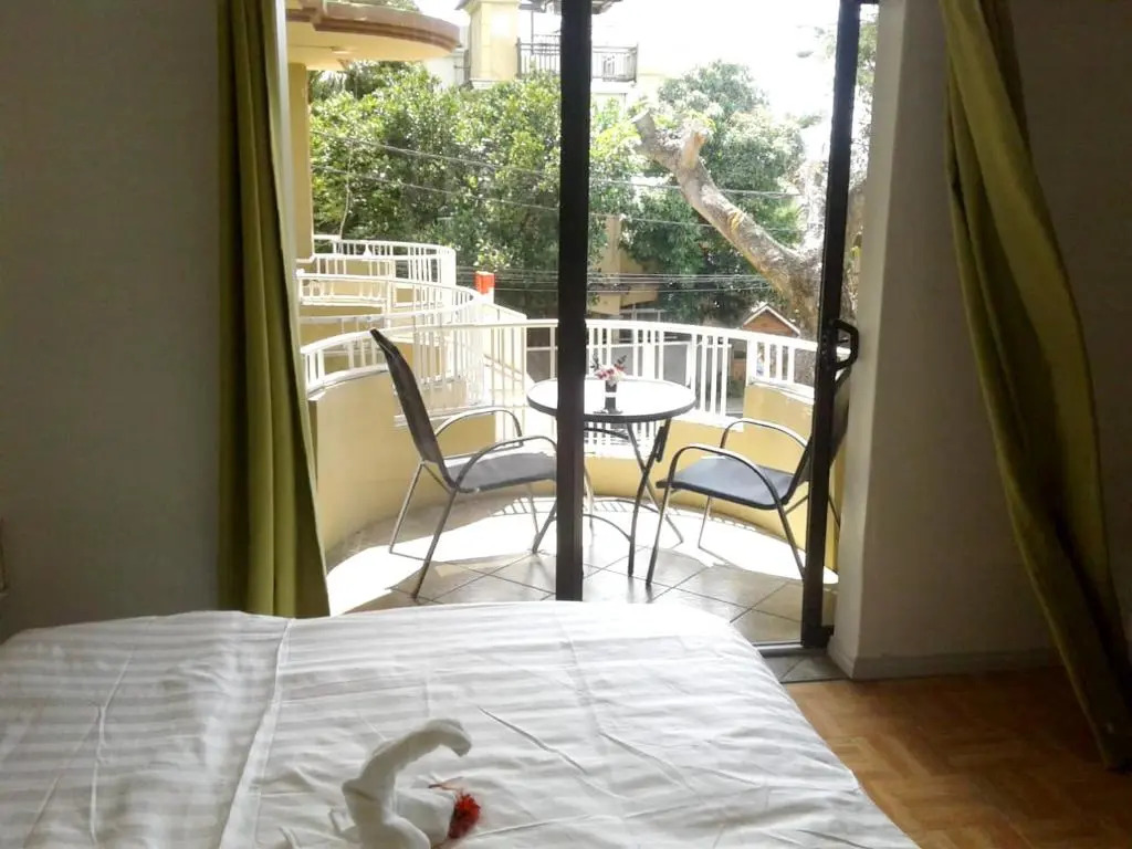Studio in Grand Baie, with Pool Access, Furnished Balcony And Wifi - 200 M From the Beach