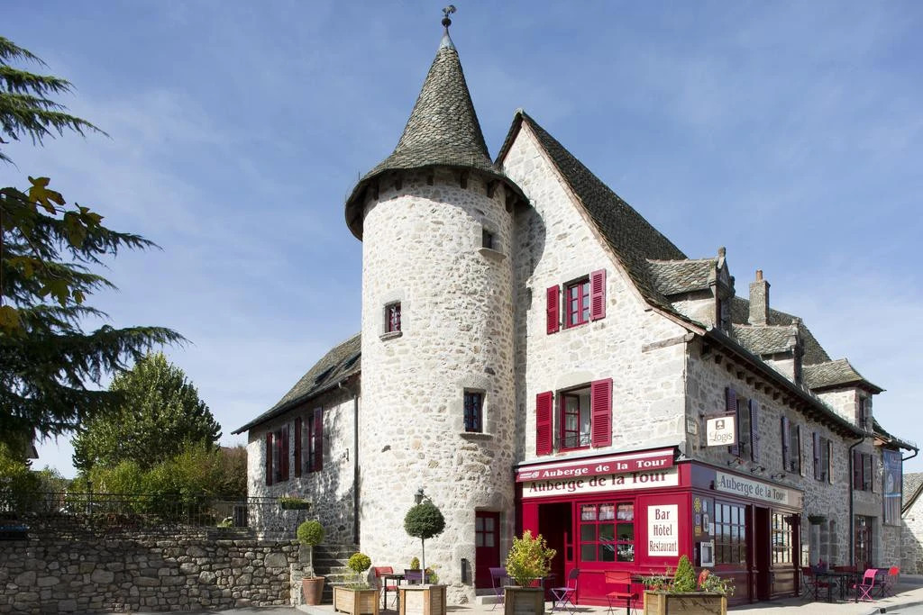 Demeures & Châteaux Auberge de la Tour - Hôtel & Restaurants - Marcolès Auvergne