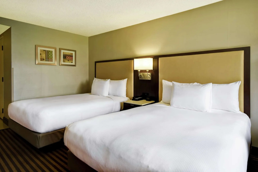 DoubleTree by Hilton Pleasanton at The Club