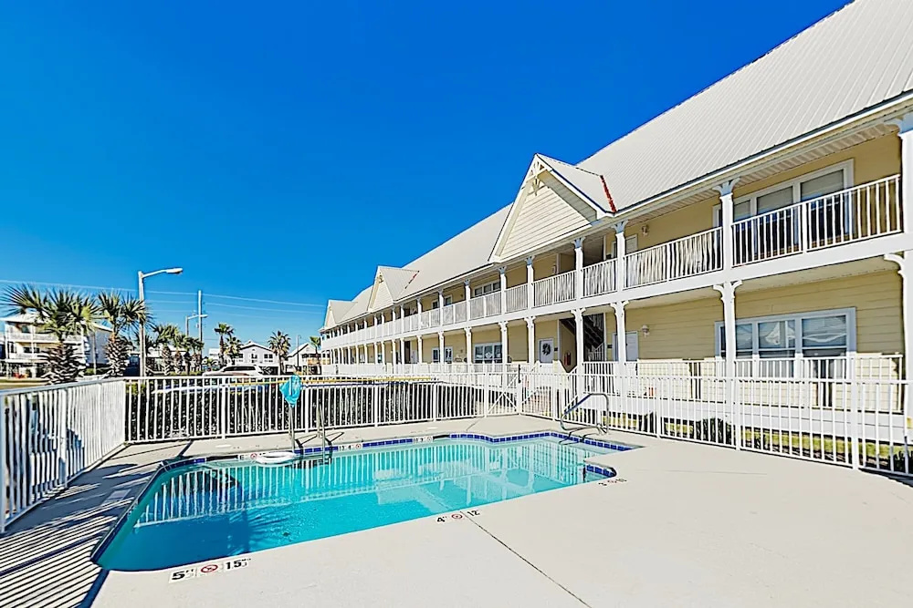 New Listing! Chic West Beach W/ Pool 2 Bedroom Condo