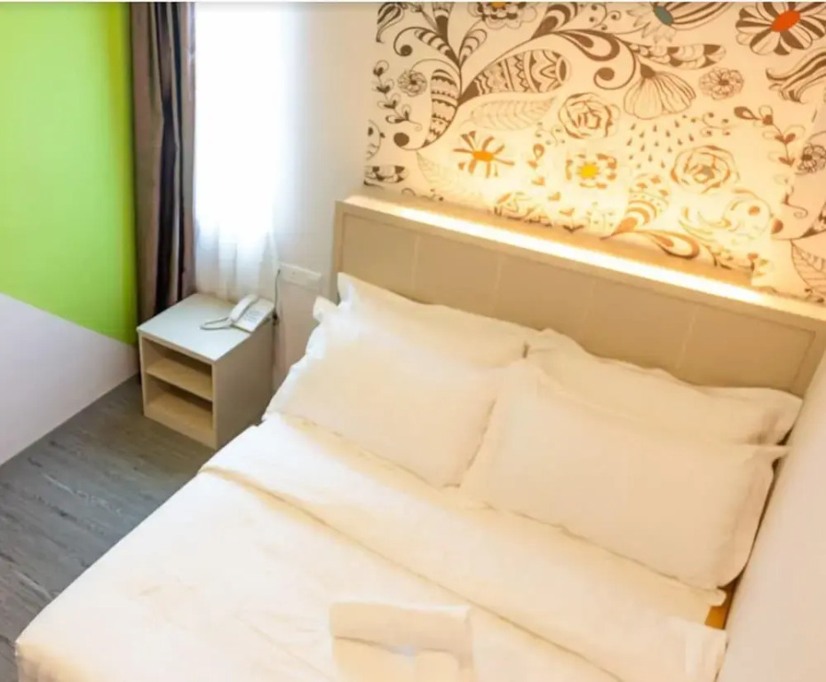 THE CROWN HOTEL @ KLIA