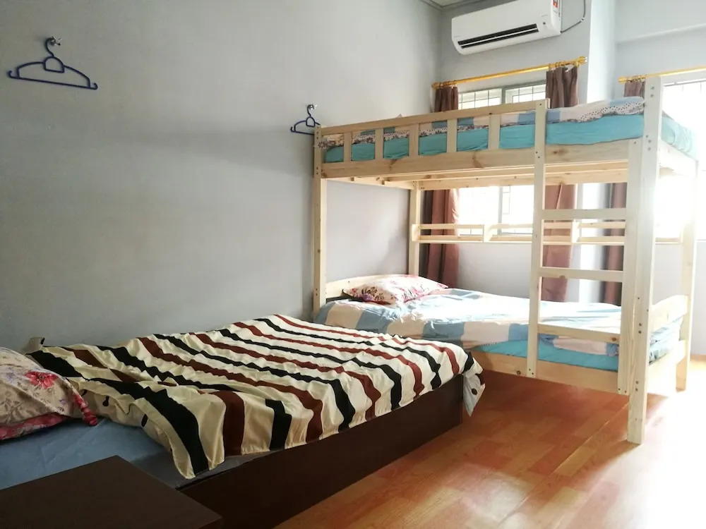 Oceanus Backpackers Hostel