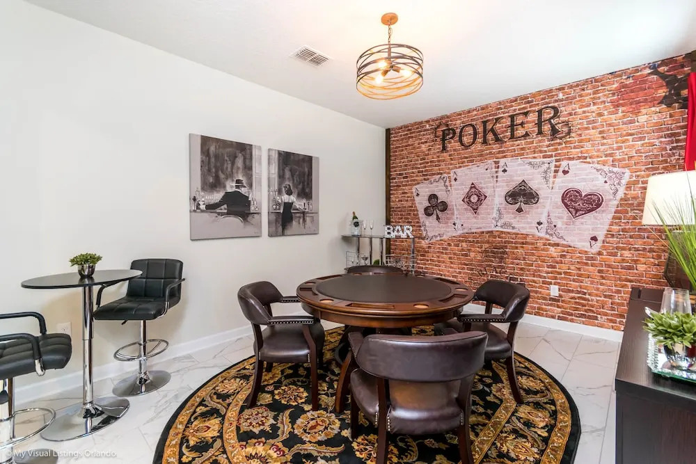1684 Moonvalley Drive