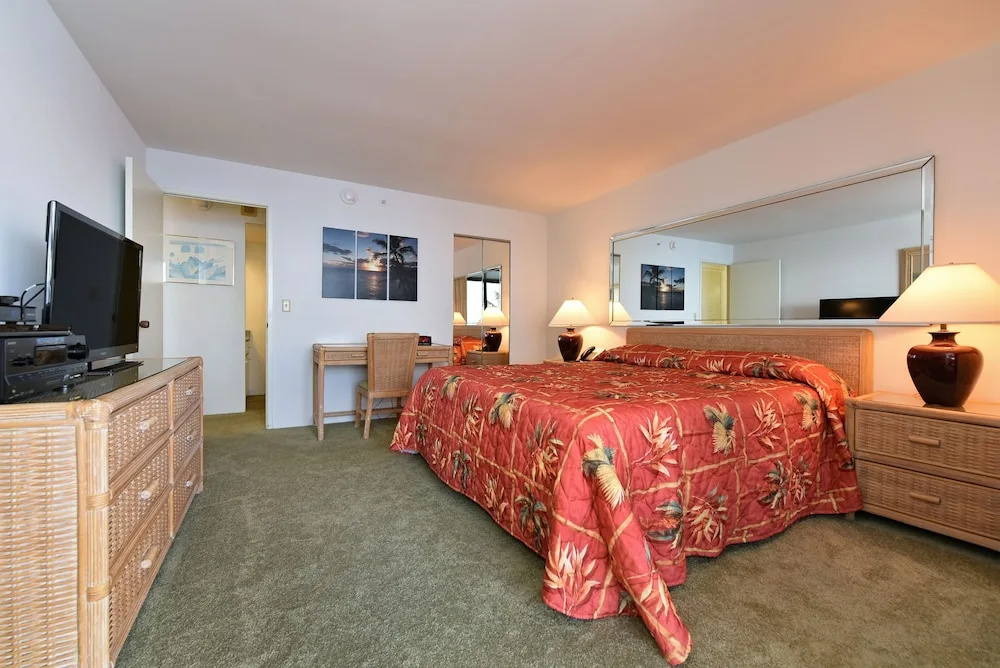 Mahana Resort #518 1 Bedroom Condo by RedAwning