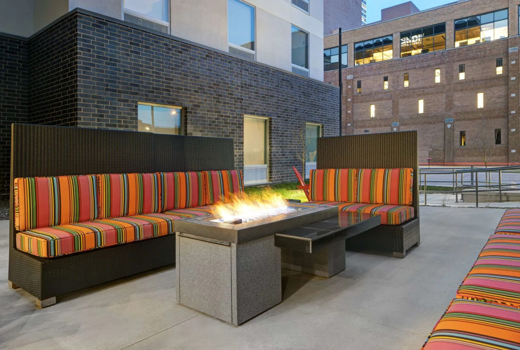 Home2 Suites By Hilton Milwaukee Downtown