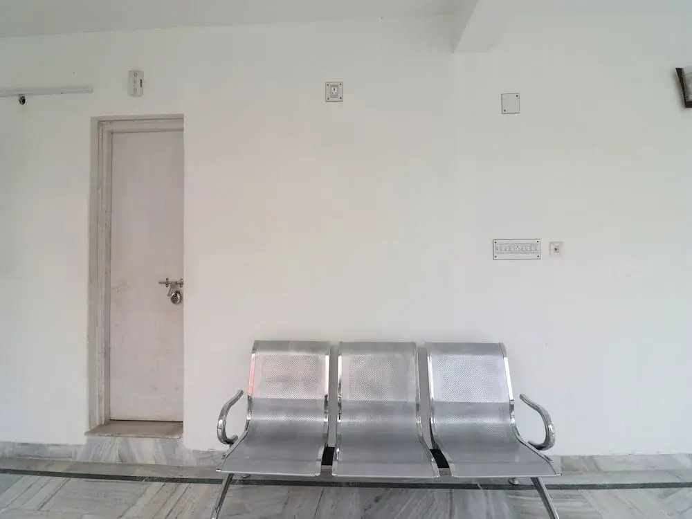 OYO 23229 The White Heaven