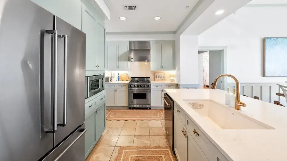 Vitamin Sea 3 Bedroom Condo by RedAwning