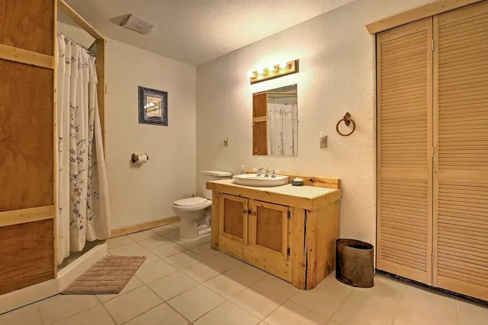 Expansive Alma Cabin w/ Hot Tub & Mountain Views!