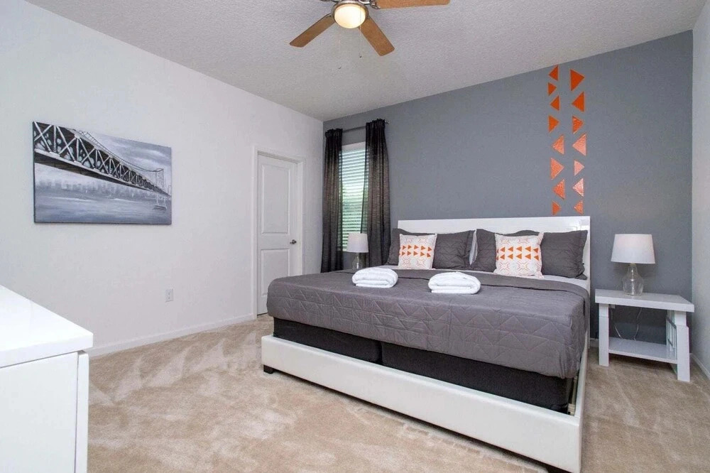 Gorgeous Family Home! Sleeps 28