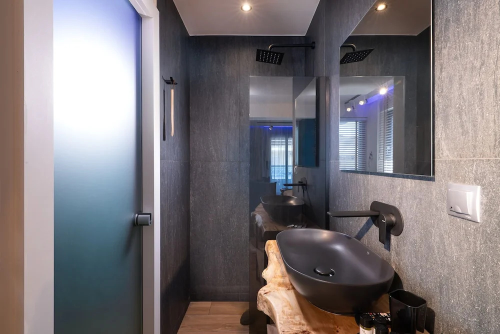 SKS Luxury Suites & Rooms