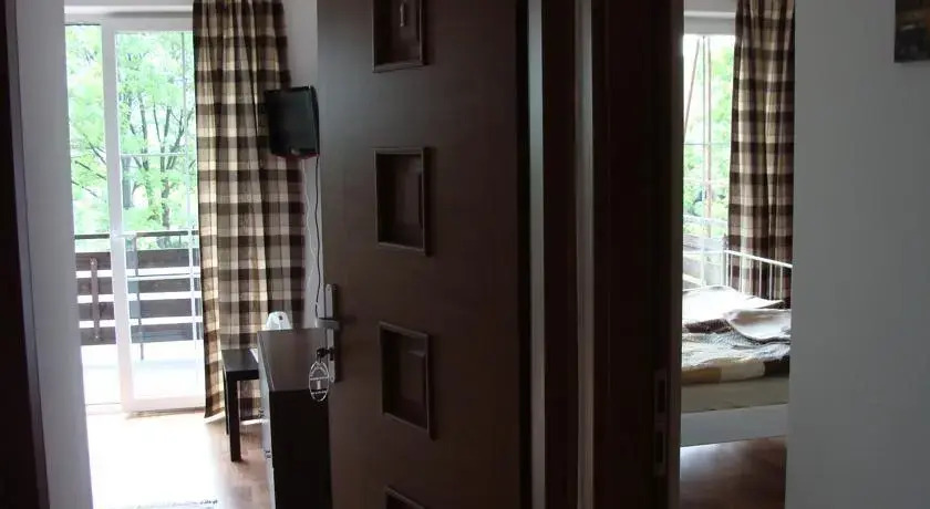 Route 7 Rooms