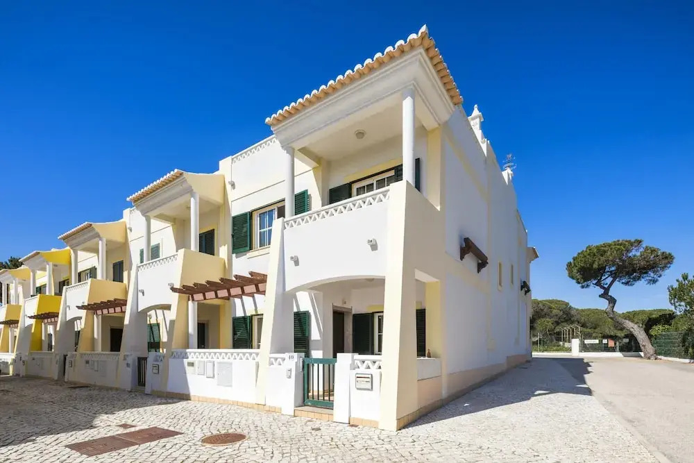 Apartment Near Praia do Carvalho Beach