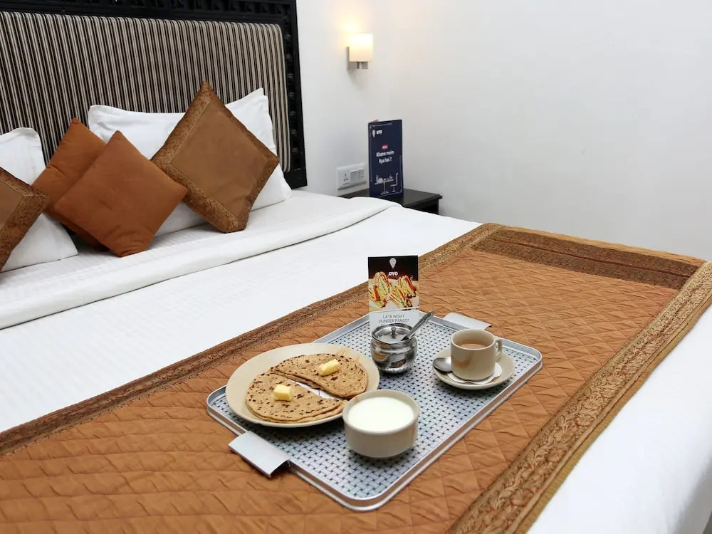 OYO 8637 Shivam Hotel