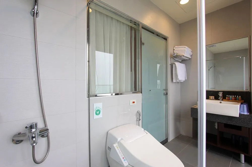 Celebrity 99 Hotel