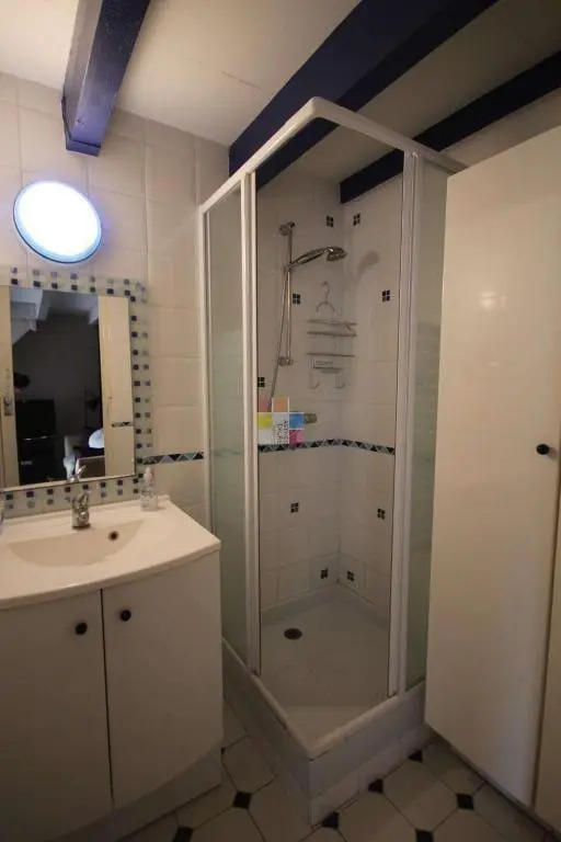 Spacieuse et belle villa climatisée pour 9 couchages, Wifi, piscine commune, 250m de la plage dans résidence LRMA6465