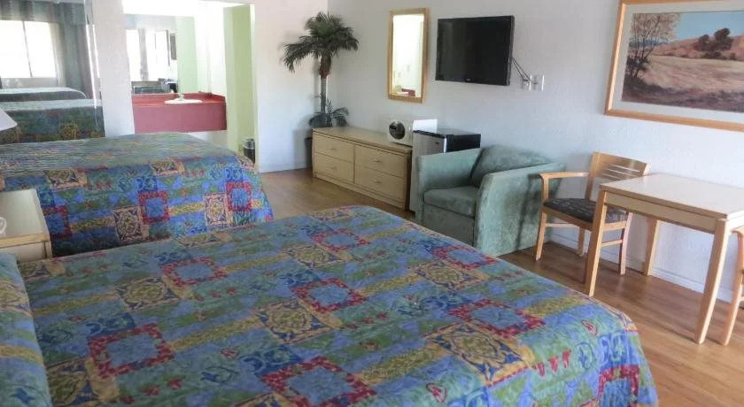 Mustang Inn and Suites
