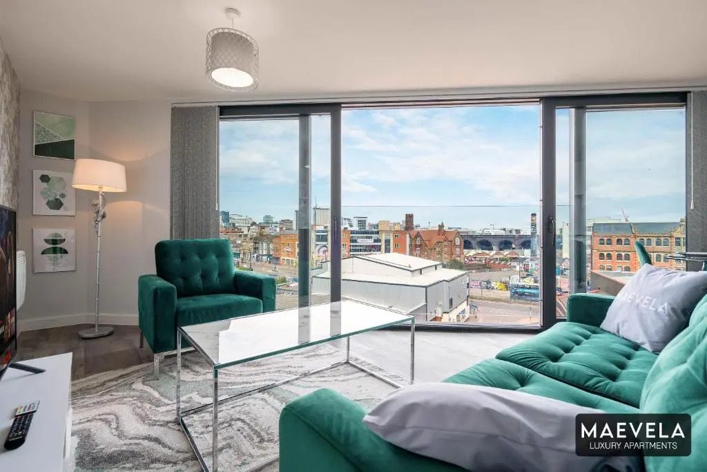 MAEVELA Apartments - Luxury Top Floor Penthouse - With Parking - 2 Bedroom New Build Apartment ✪ City Centre, Digbeth ✓ With Huge Patio Sliding Doors - CITY VIEW - ROOFTOP TERRACE - PS4 & Smart TV's