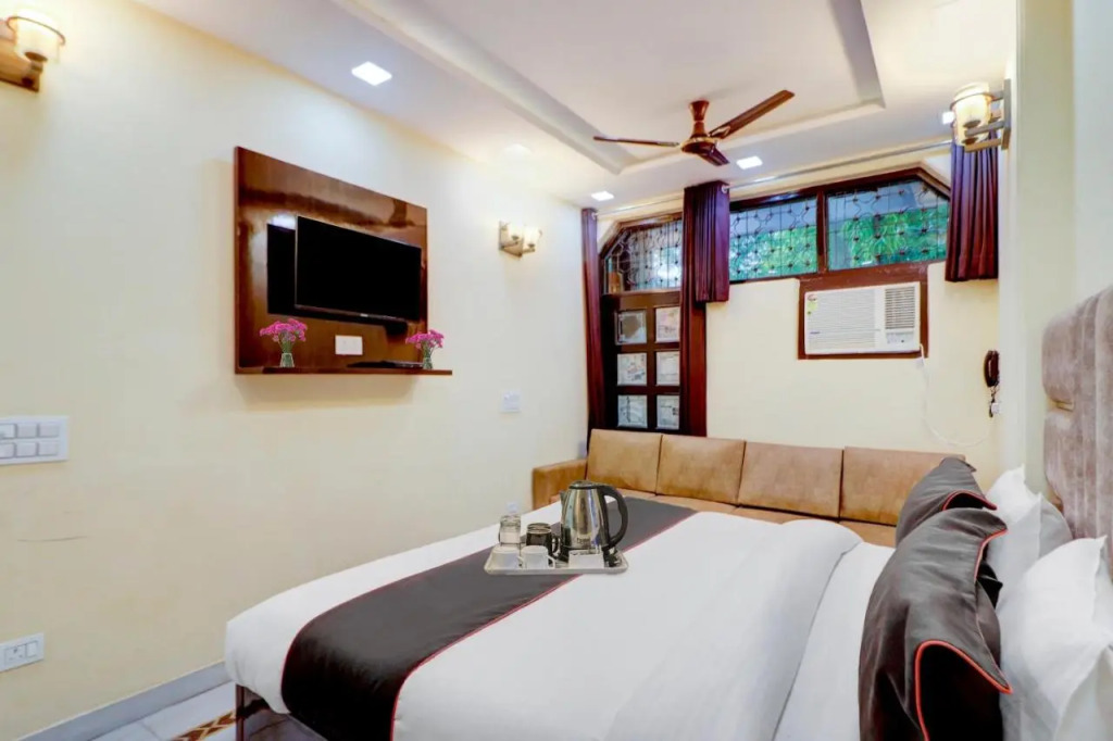 OYO 91483 Hotel Amazing House
