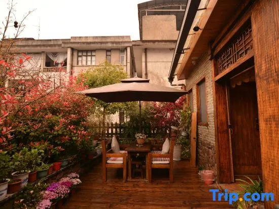Floral Hotel · Baihui Living Zhangjiajie