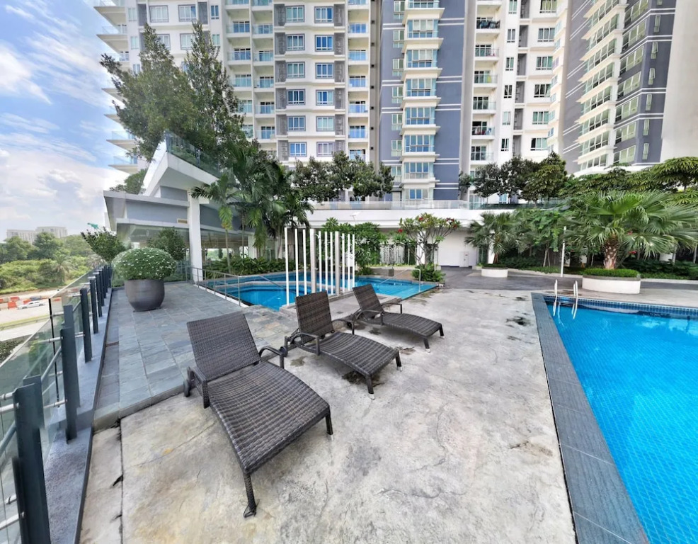 KL Desa Green Apartment by BeeStay