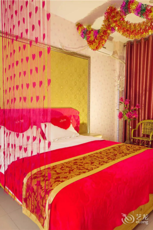 Chongqing Yelaixiang Hotel