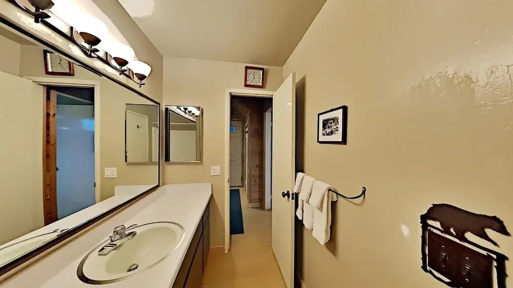 543 2 Bedroom Condo