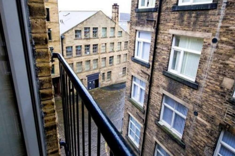 City Escape in Victorian Mill Bradford 1
