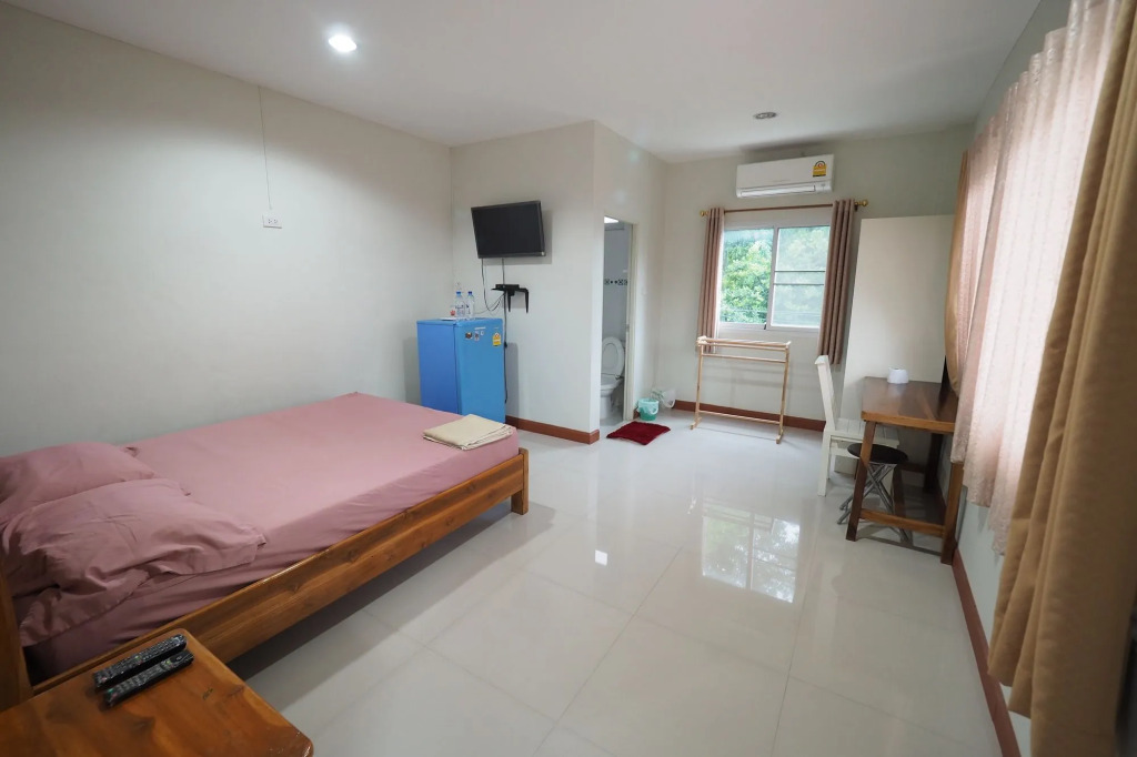 Sorn Waree Home place