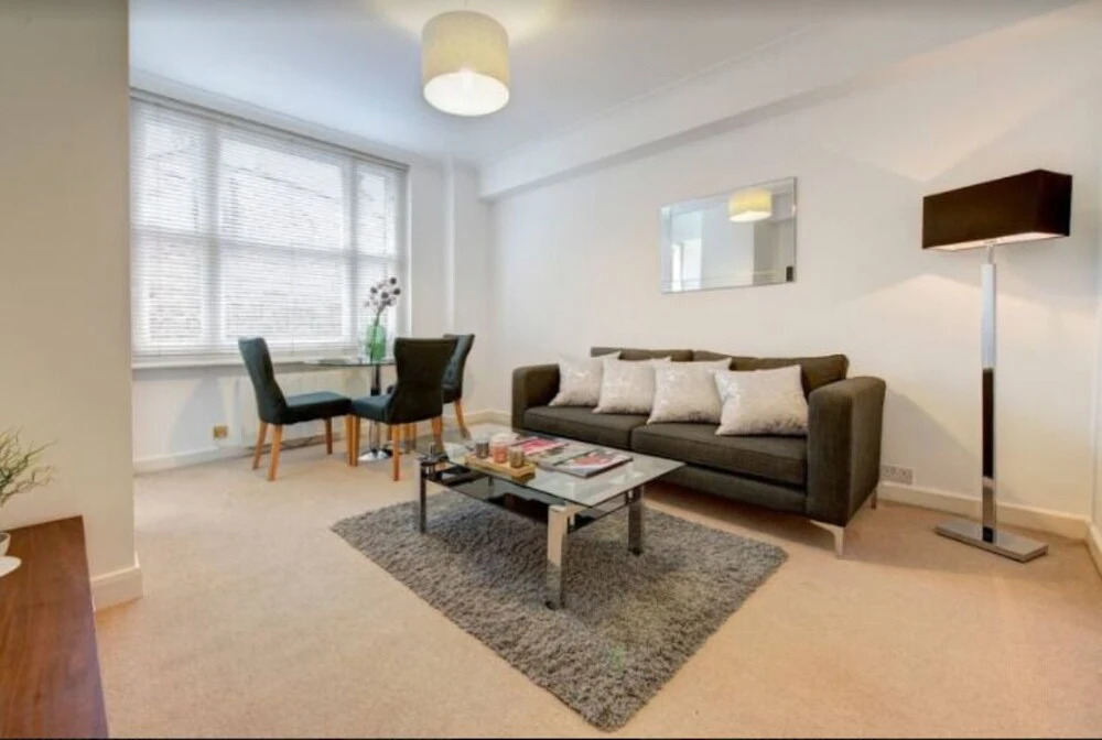 Bright and Central Studio Apartment