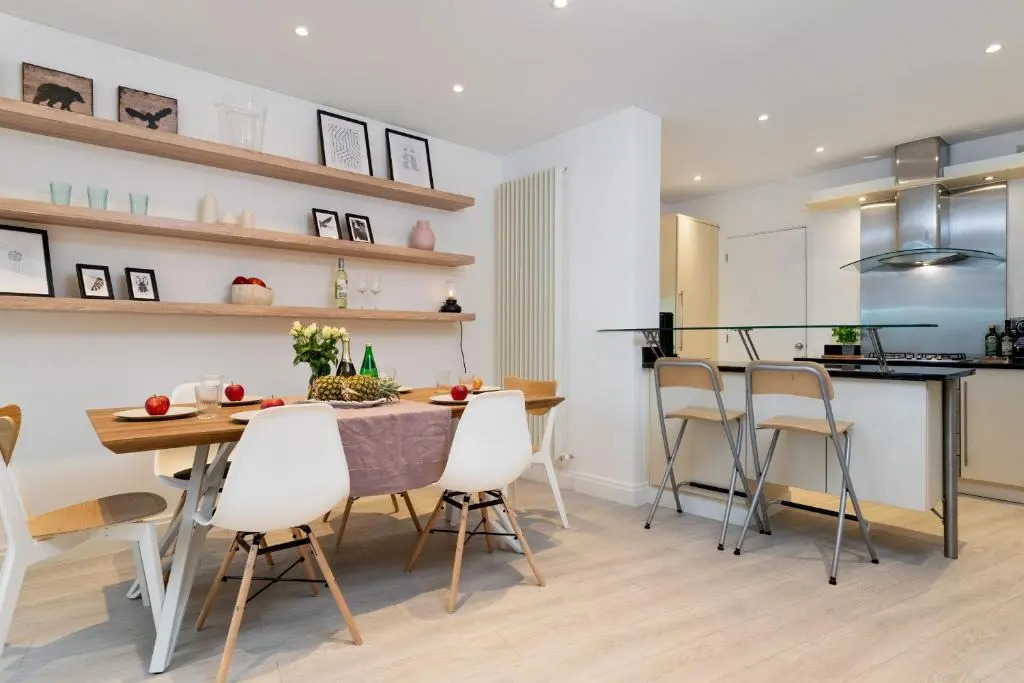 BIG & LUXURY 3 BEDR, 4 BEDS, 2,5 BATH, COVENT GARDEN, BEST Location