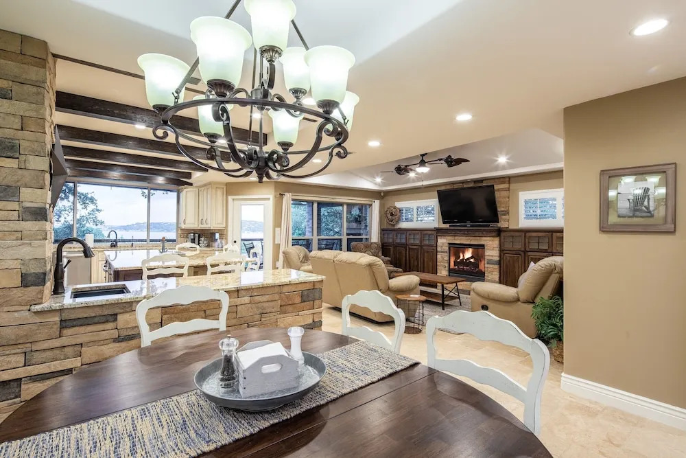 Hummingbird Hideaway 4 Bedroom Home