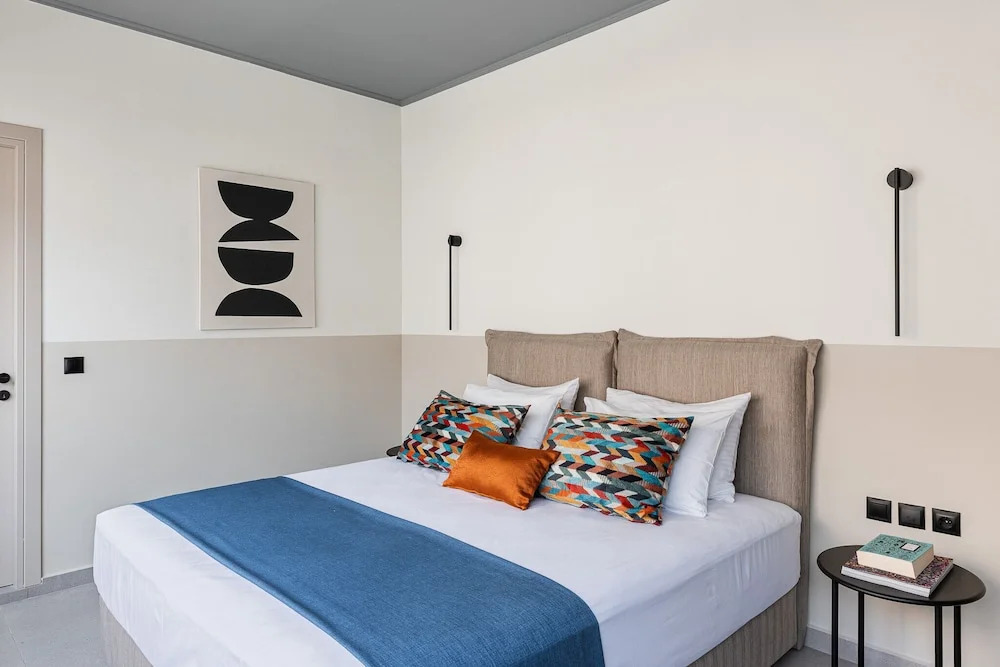 AIRIO Athens Luxury Suites