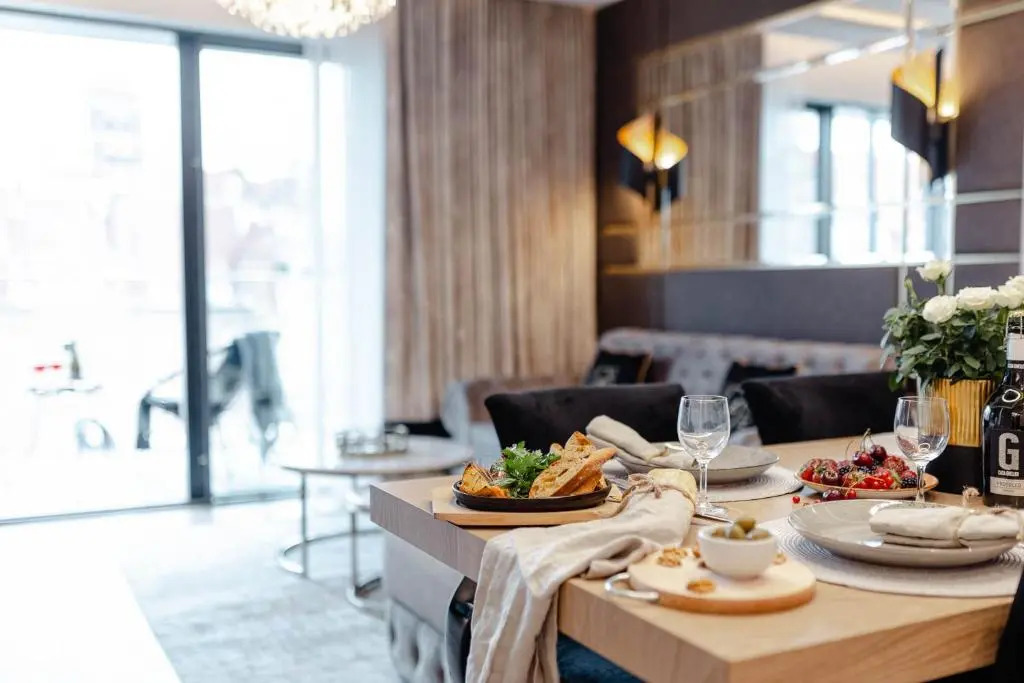 DEO PLAZA Luksusowe Apartamenty z widokiem na Motławę by Noclegi Renters