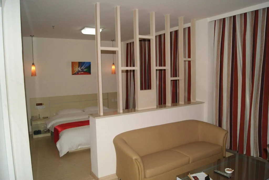 Thank Hotel Laiwu Luzhong East Street