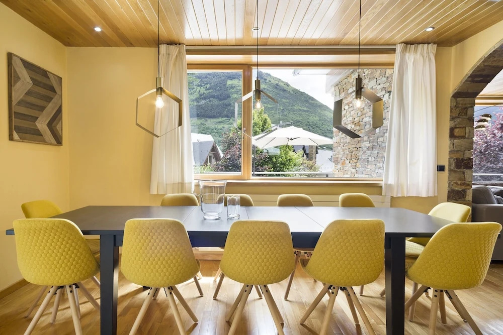 Luderna - Casa con jardín Montcorbison