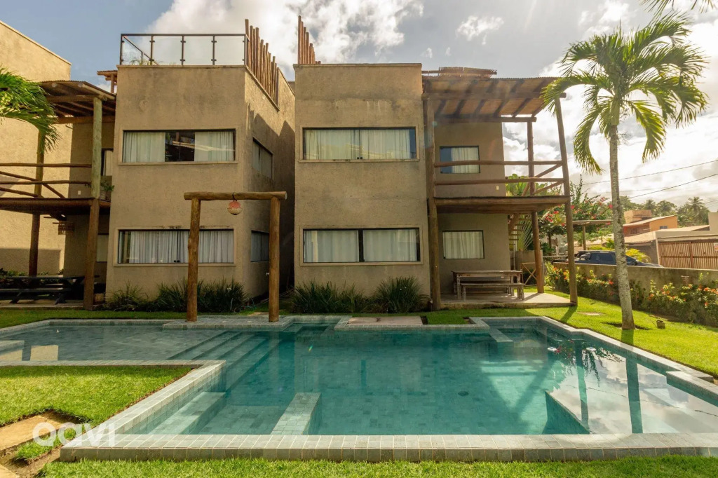 Casa com Piscina Privativa Lambari 06 by Qavi