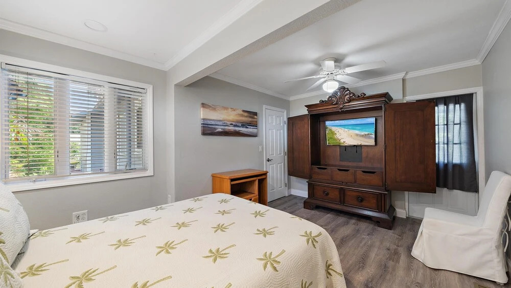 Windsor By The Bay 2 Bedroom Cottage by RedAwning