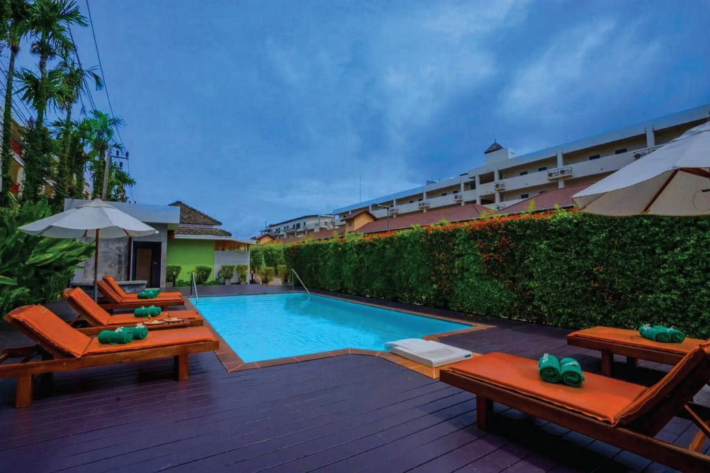 Eazy Resort