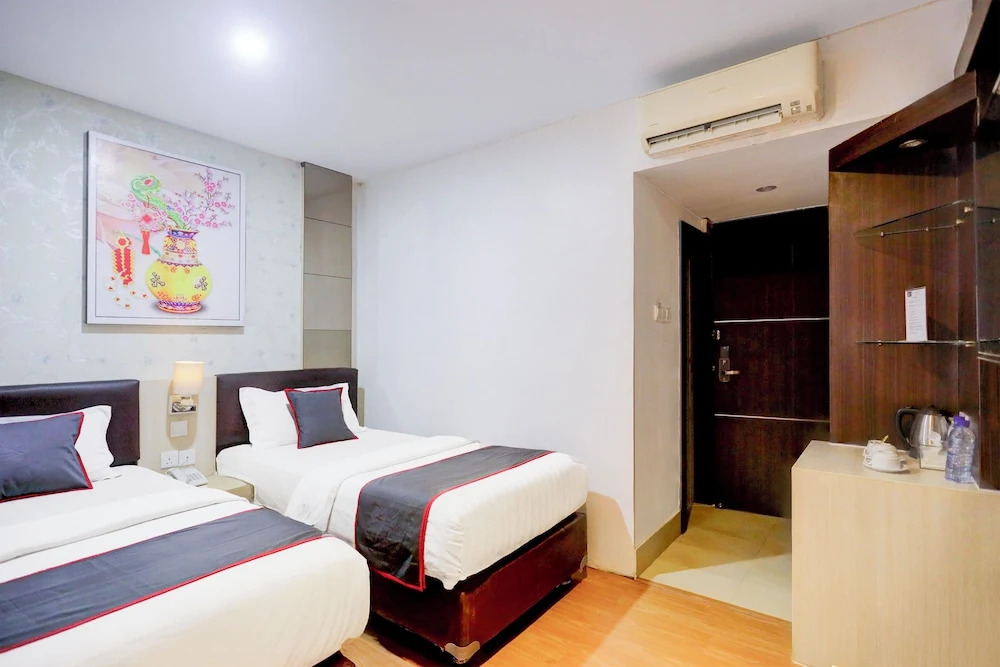 Townhouse Oak Batam near Grand Batam Mall formerly Lucky Star Hotel