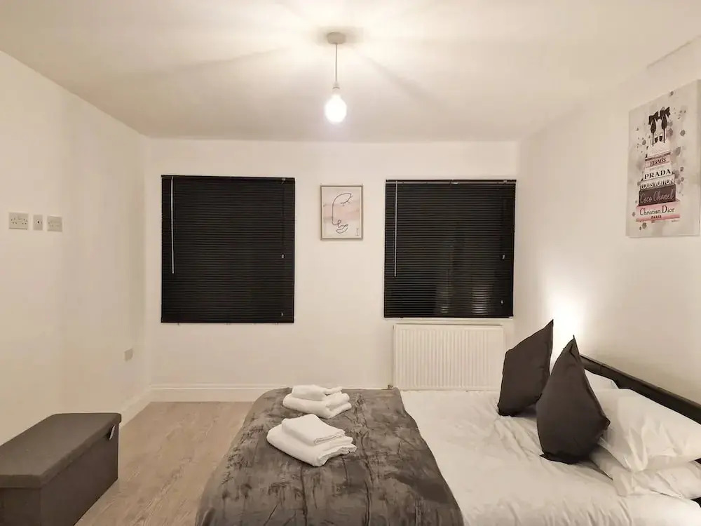 Deluxe 2 Bed Apartment in Uxbridge