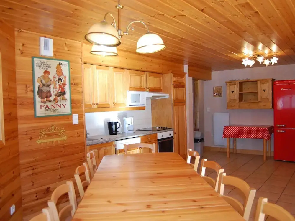 Spacious Holiday Home Near Center of Champagny