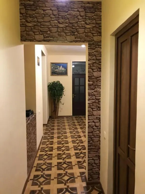 B&B Galstyan 44