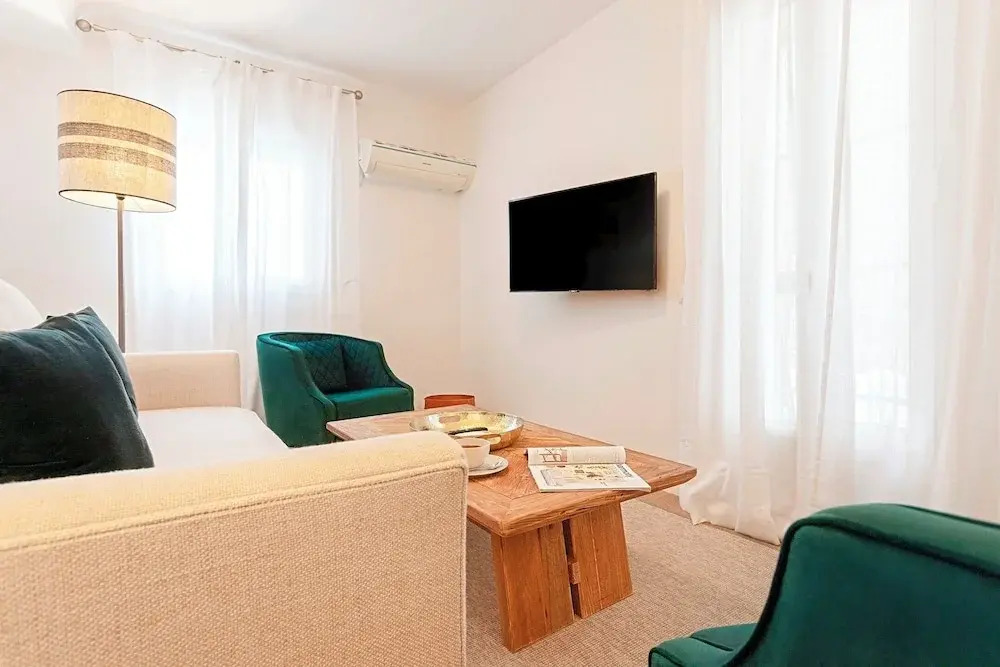 Genteel Home Velarde