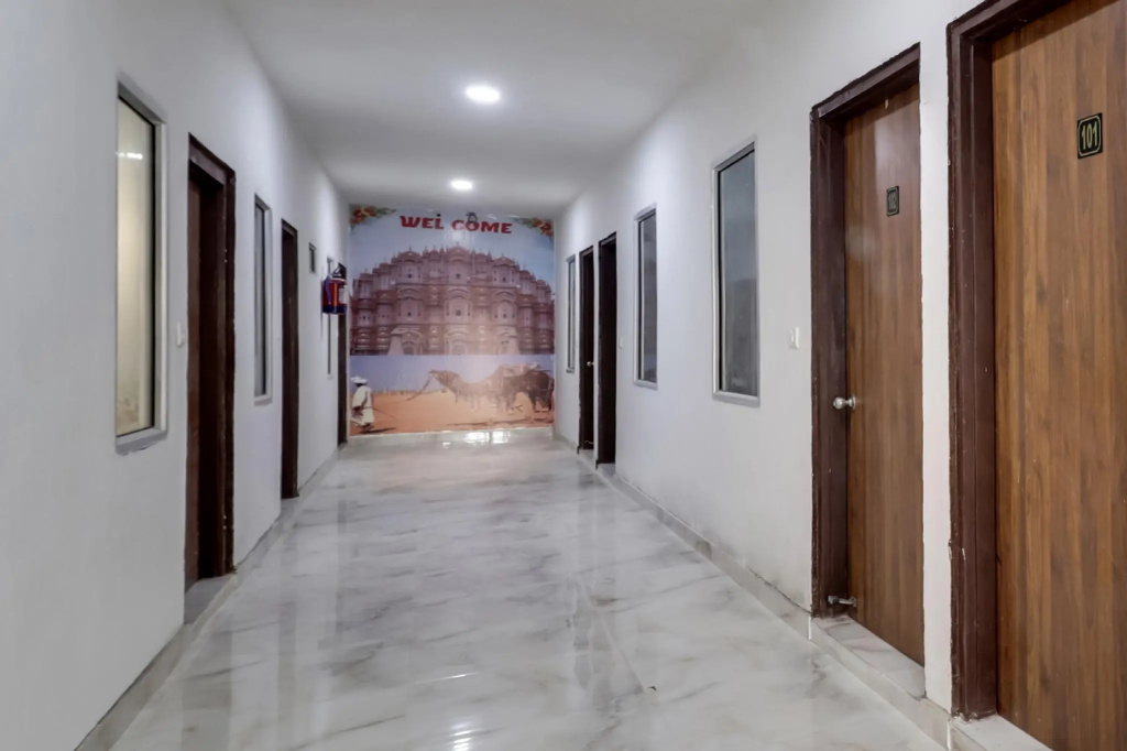 OYO 64864 Hotel Rj18