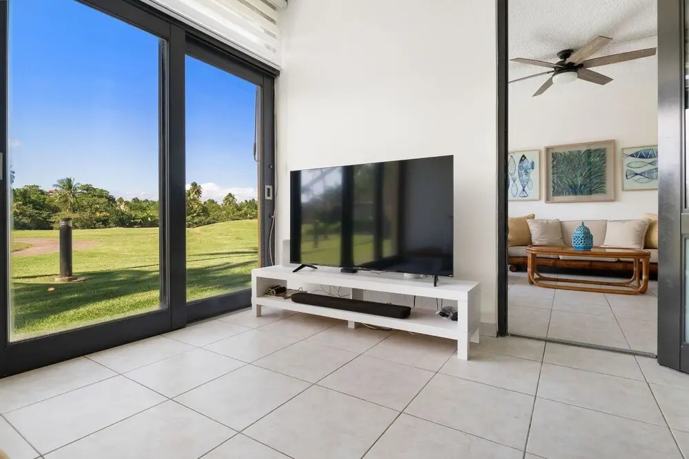 Coastal Living With Golf Course Vistas Otium