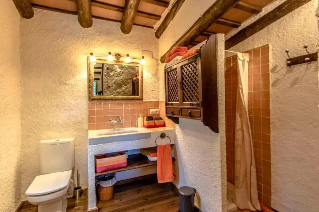 Catalunya Casas Stunning Costa Brava mountain retreat and 30kms away from the beach