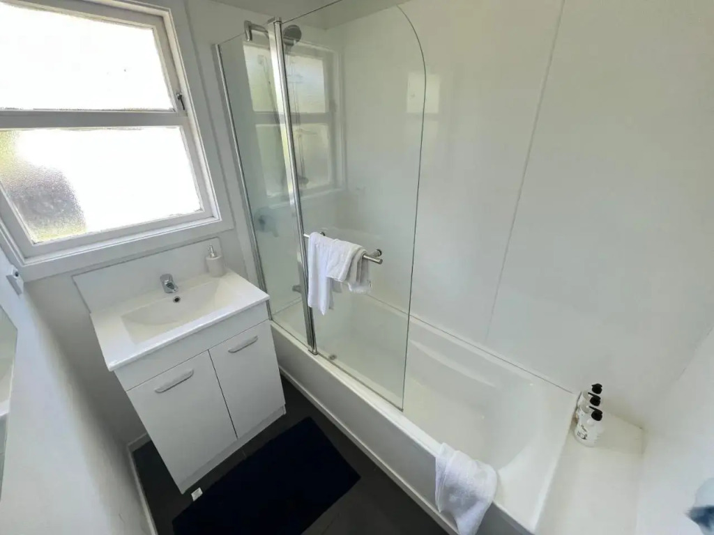 Spacious 3 Br Near Skyline-5 Min Walk