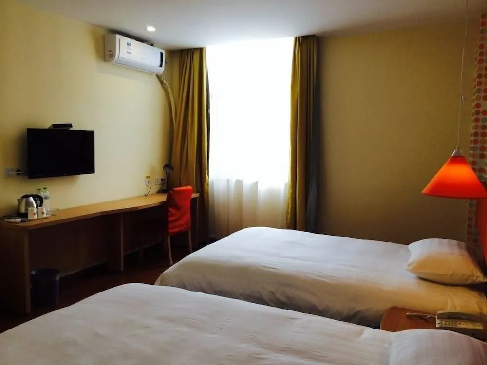 Home Inn Zhangjiajie Meridian Road Daqiao Road