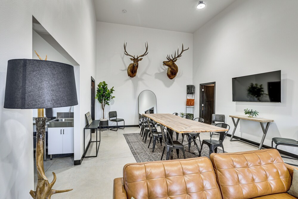 Escape to the Black Hills! Modern Countryside Home