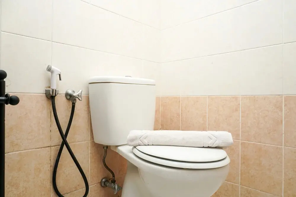 Comfy 3BR Apartment at Mediterania Gajah Mada By Travelio